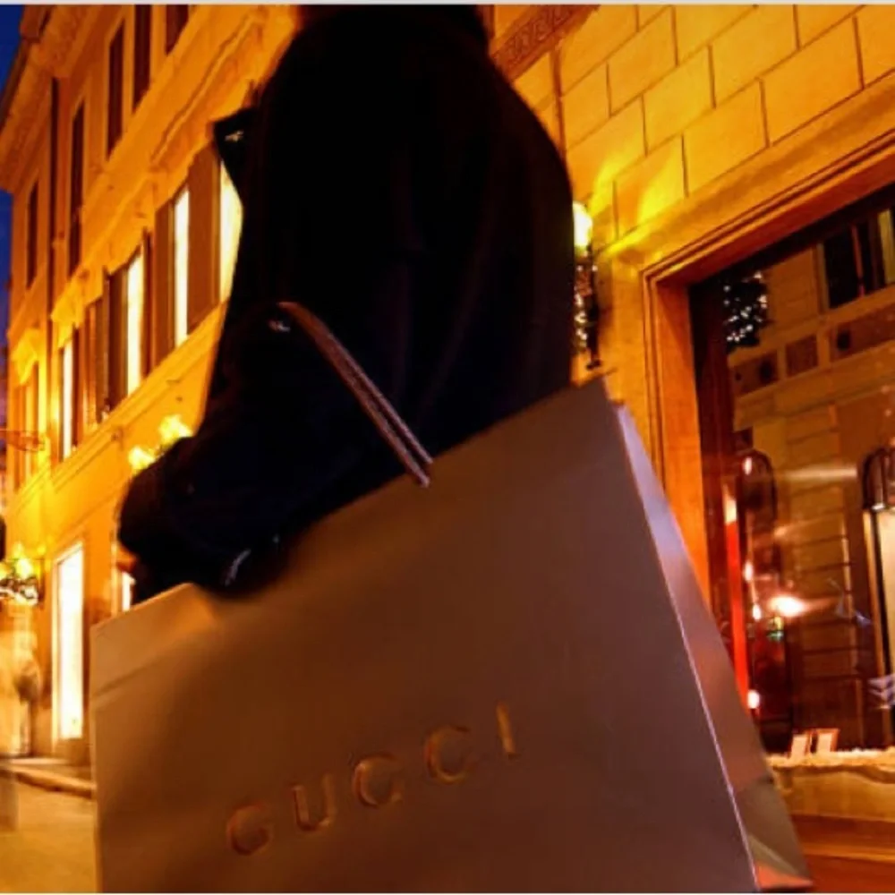 Gucci pre owned